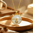 Load image into Gallery viewer, Cat Jade and Gold Pendant Necklace

